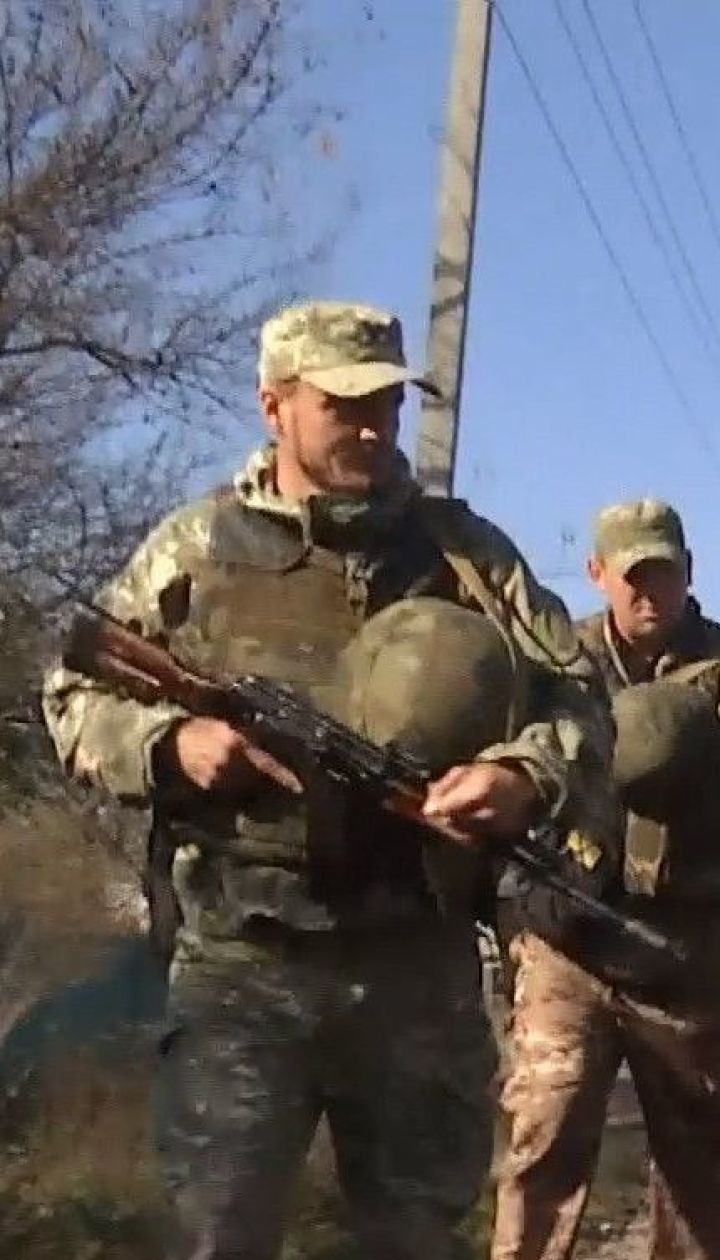 Українські поліцейські патрулюють вулиці у прифронтових Золотому-4 та Катеринівці