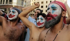 В Ливане не стихают массовые антиправительственные протесты