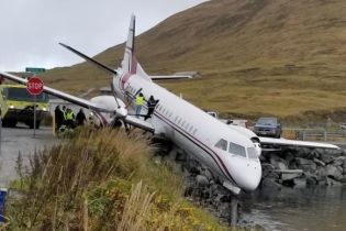 На Аляске самолет выкатился за взлетную полосу, есть жертвы