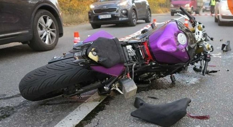 Под Киевом на Гостомельской трассе в ДТП погибла известная мотоблогер