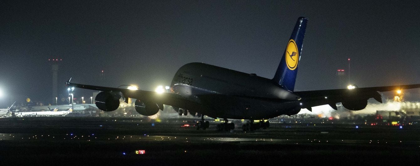 Через страйк бортпровідників у Німеччині порушені сотні авіарейсів