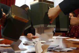 На выборах в Швейцарии лидируют консерваторы, Зеленые усилили позиции