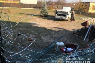 На Киевщине мужчина, который с ножом бросался на родственника и полицейских, умер при задержании