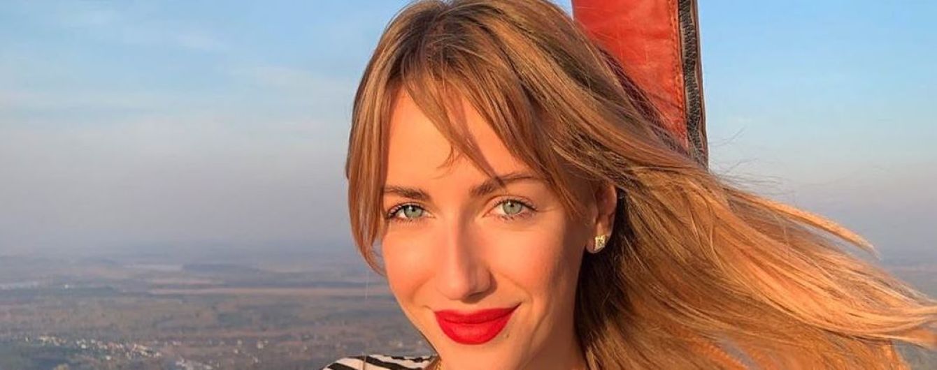 Нікітюк відсвяткувала 32-річчя танцем на столі та поцілунком з Поляковою