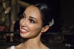 Звезды на гала-концерте BALLET OPEN SPACE: Кухар в белом платье, Полякова – с высоким разрезом