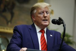 Обнародованы новые показания людей, которые слышали разговор Трампа и Зеленского