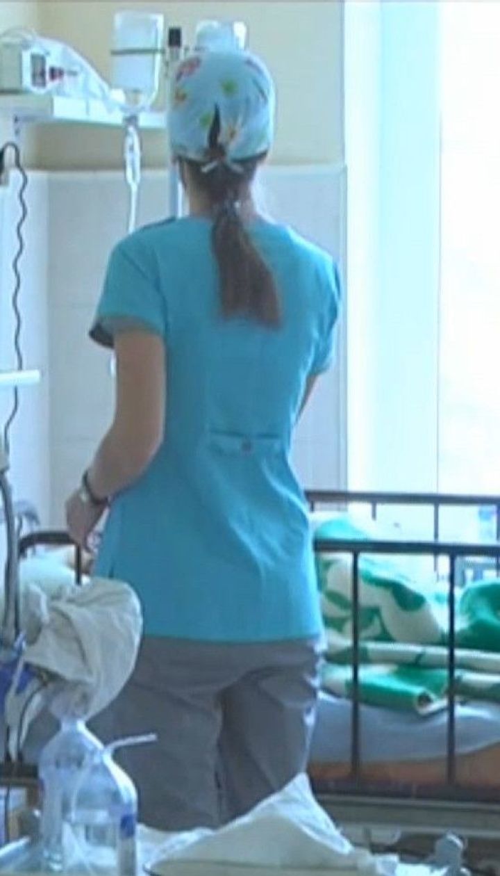 У Києві на ботулізм захворів чоловік, який придбав рибу в звичайному супермаркеті