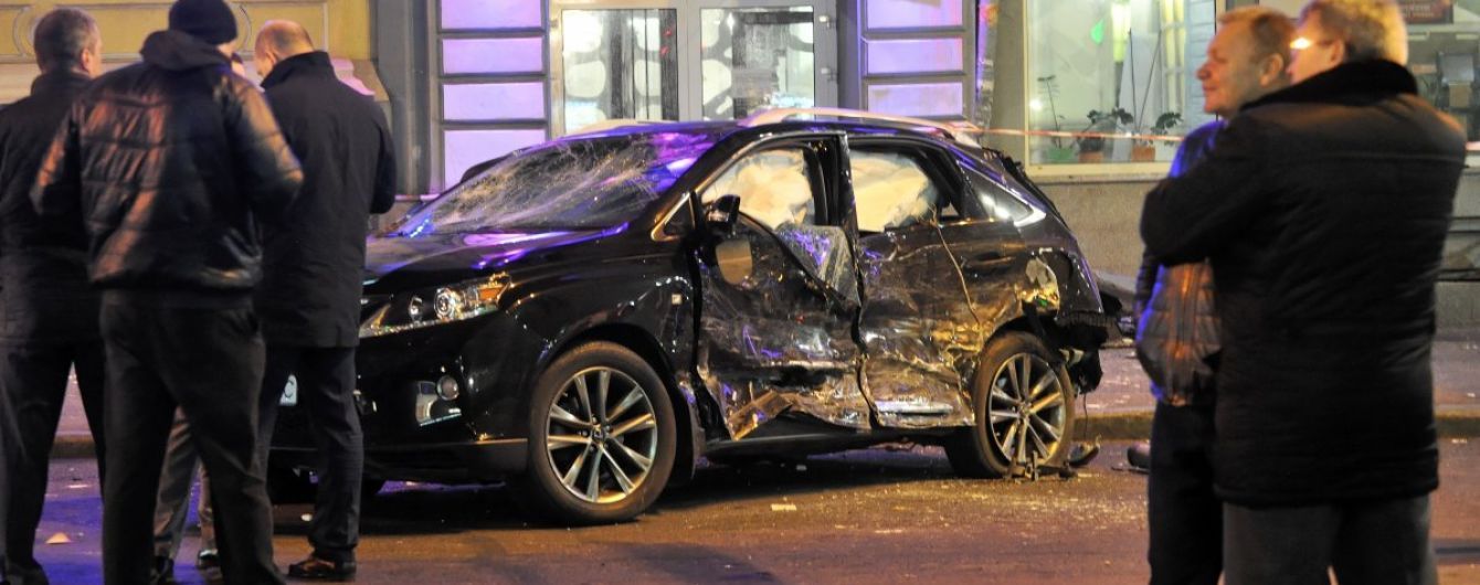Суд у Харкові зняв арешт із Lexus Зайцевої та віддав машину її вітчиму