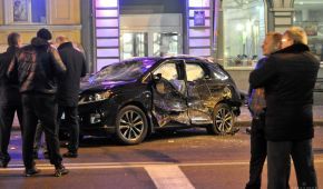 Суд в Харькове снял арест с Lexus Зайцевой и отдал машину ее отчиму