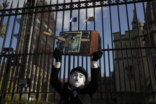 Оппонент Джонсона обнародовал "секретный план Brexit" и обвинил правительство в "отделении" Северной Ирландии