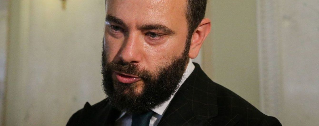 Журналисты нашли у семьи Дубинского 17 машин и 24 квартиры. Нардеп заявляет о "заказухе"