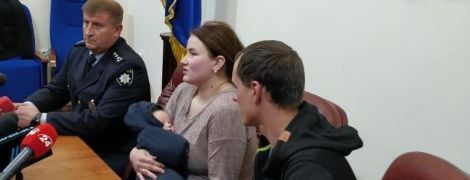 Полиция обнародовала видео момента, как матери возвращают похищенного у нее младенца
