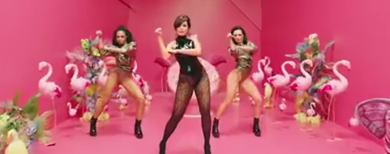 Кліп Насті Каменських на іспанськомовний трек б'є рекорди на YouTube