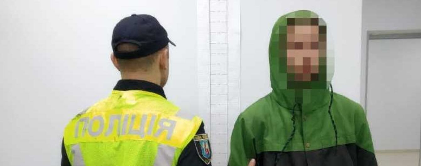 В Киеве на Теремках молодой человек пытался изнасиловать несовершеннолетнюю. Его задержал таксист