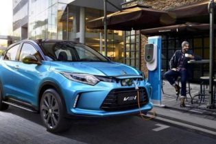 Honda пустила в продажи китайский аналог HR-V на электричестве