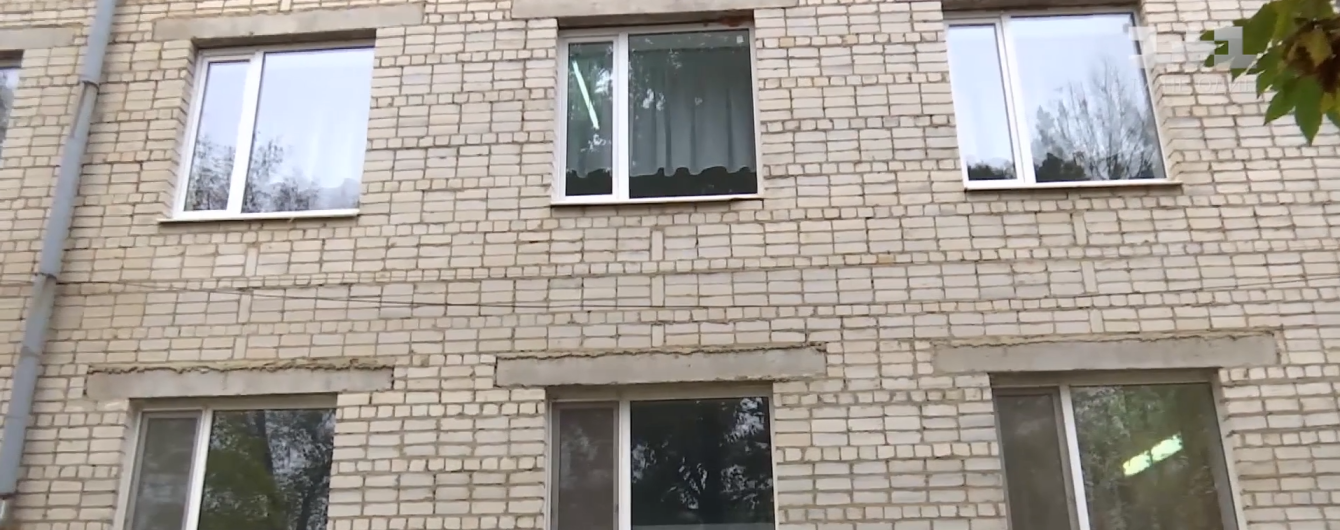 Падение детей из окна больницы в Одесской области: руководству отделения объявили выговор, медсестру уволили
