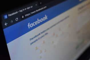 Эксперты подсчитали, кто из украинских политиков тратит больше всех на рекламу в Сети
