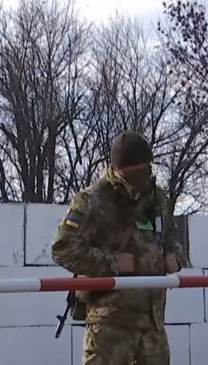 У Золотому триває розведення військ: копи патрулюють вулиці у посиленому режимі