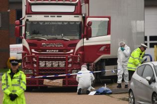 Смерть мигрантов в рефрижераторе в Эссексе: водитель признался в убийстве 39 человек