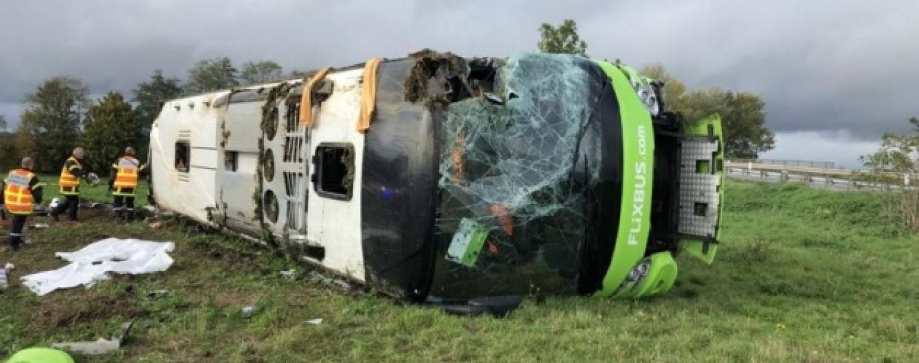 33 туристи постраждали в аварії автобуса у Франції