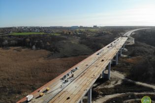 Масштабне будівництво естакади в обхід Полтави показали на фото