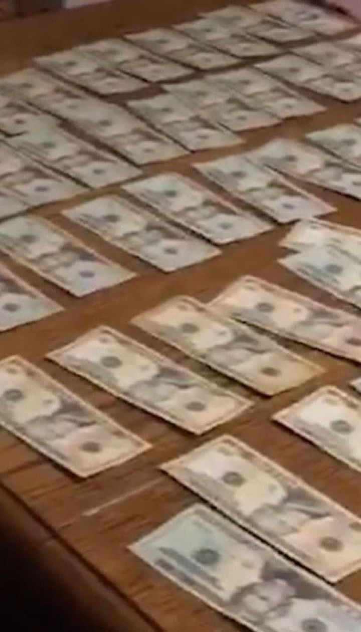 У Чернівцях викрили групу фальшивомонетників, які займалися збутом підробних американських доларів
