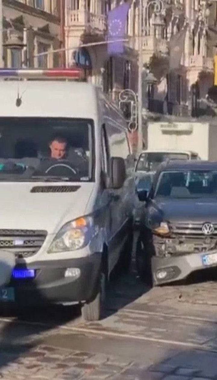 Львівські вибухотехніки потрапили в ДТП, коли їхали перевіряти інформацію про мінування