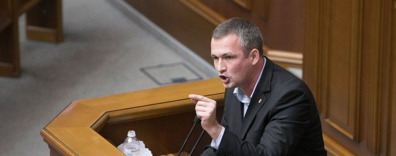 Одразу декілька членів "Свободи" залишають партію