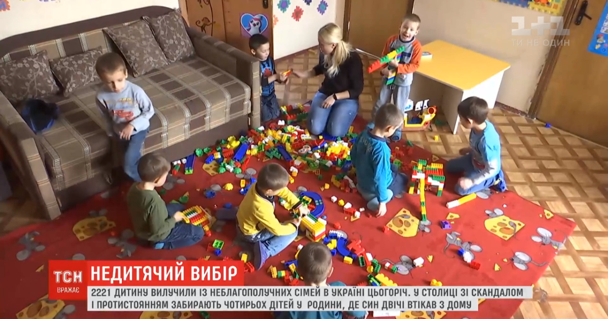 У многодетных родителей забрали 6-летнего мальчика после его "прогулки" по ночному Киеву