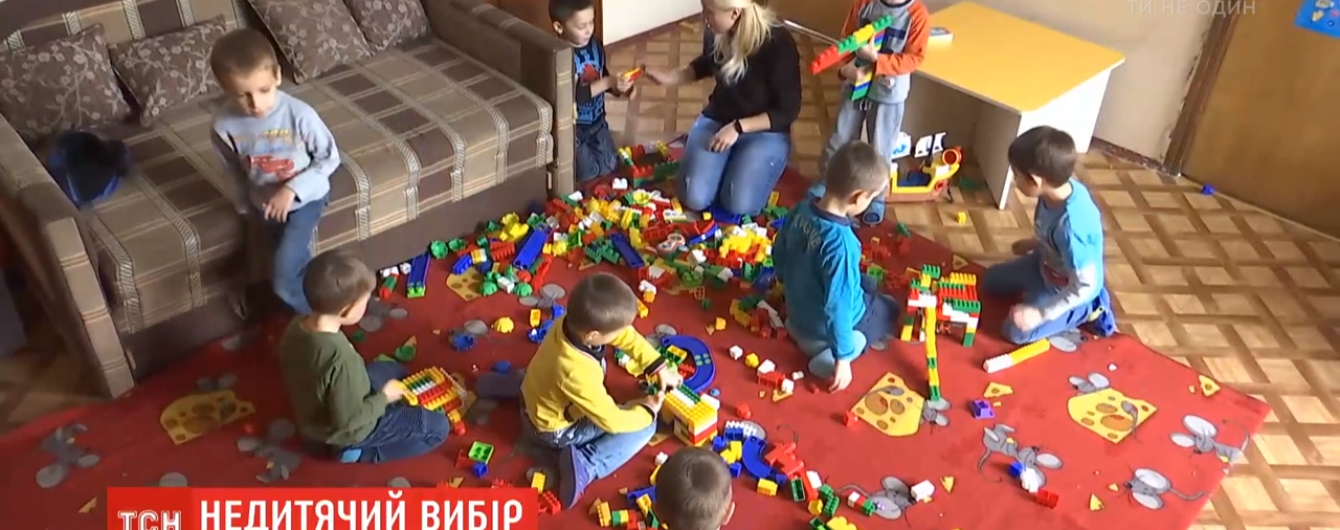 У многодетных родителей забрали 6-летнего мальчика после его "прогулки" по ночному Киеву