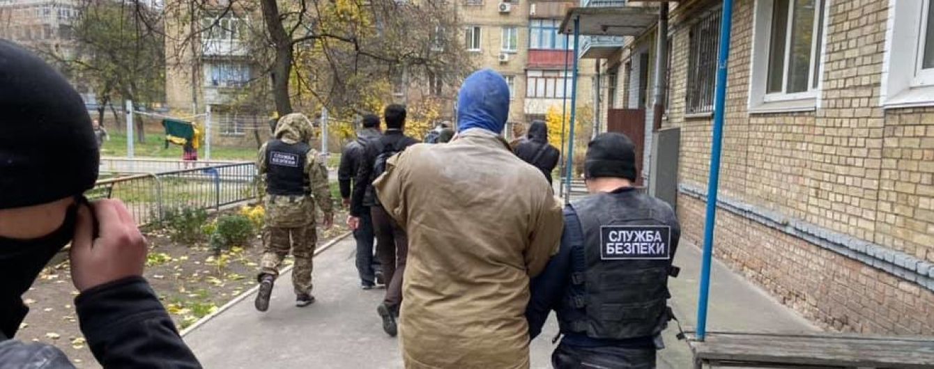 "Должен сам бегать за титушками". Нардеп рассказал о стычке в скандальном общежитии на Полевой
