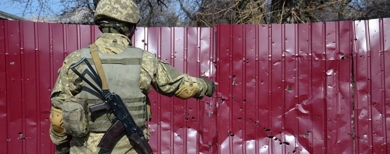 Оккупанты на Донбассе обстреляли украинские позиции из артиллерии. Четверо военных ВСУ ранены