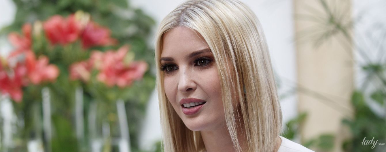 С мамой и в брекетах: Иванка Трамп показала архивное фото со Дня благодарения