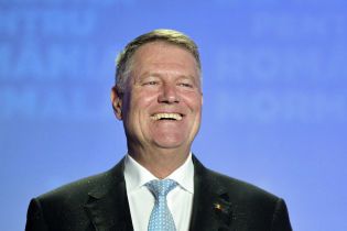 Действующий президент побеждает в первом туре выборов в Румынии