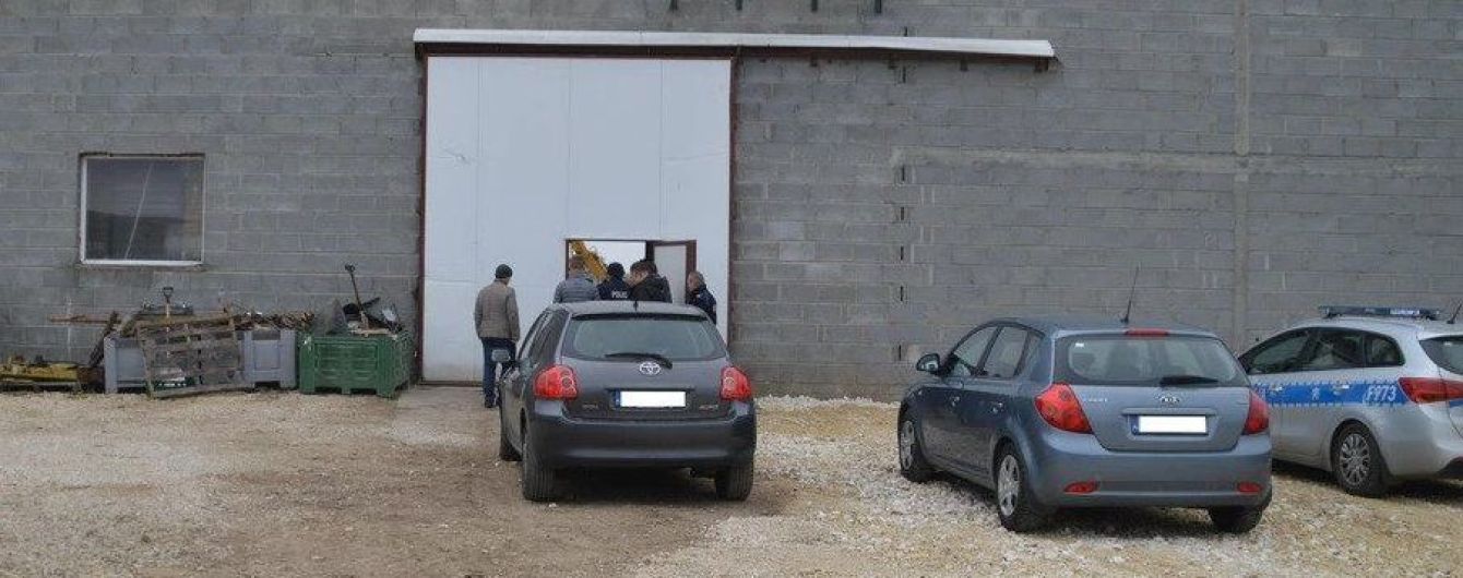 У Польщі в холодильній камері для фруктів знайшли тіла українців