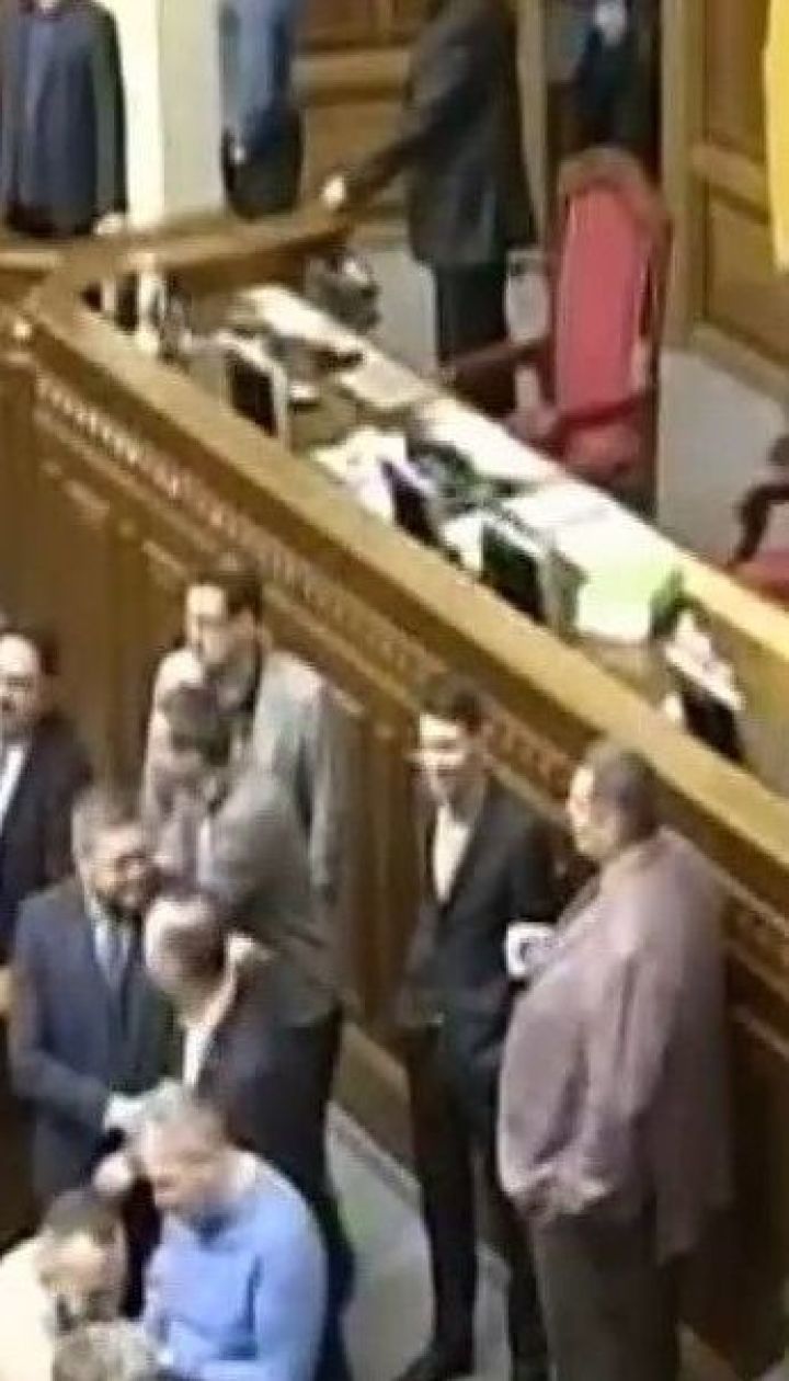 Верховна Рада розглядає законопроєкти про ринок землі