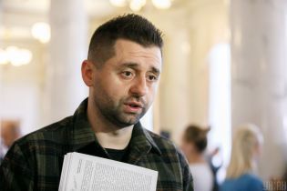 Арахамия сложит мандат, если не проведут референдум о продаже земли иностранцам