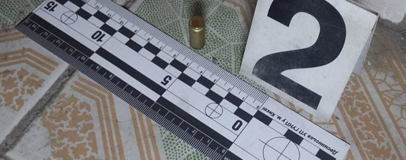 У Києві боржник обстріляв працівників банку: є поранені