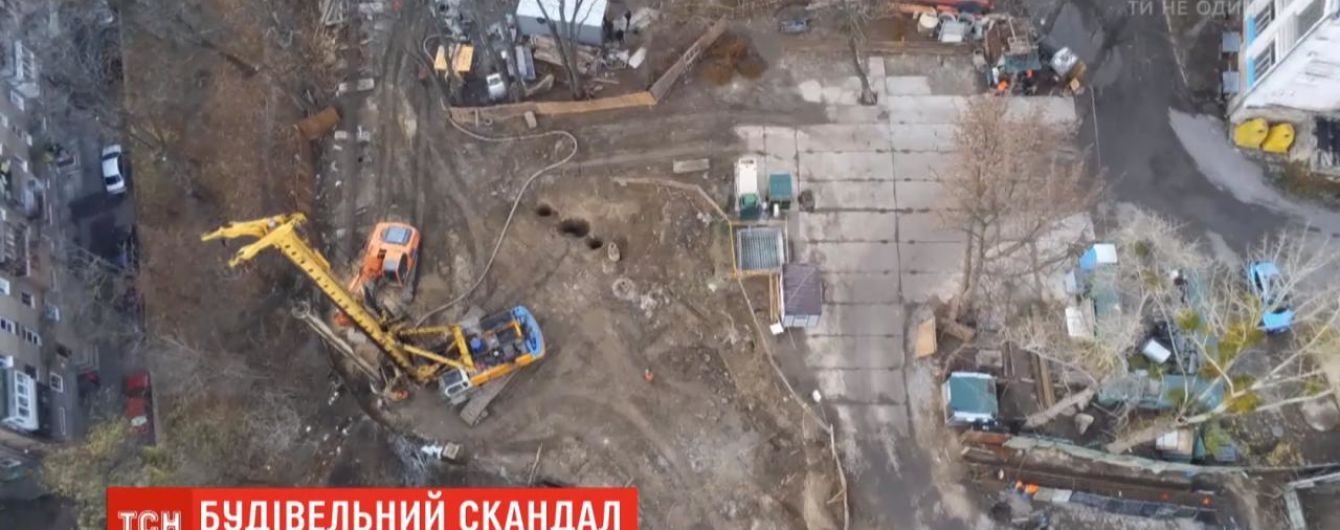 У Києві впритул до Олександрівської лікарні планують звести 35-поверхівку: архітектори попереджають про небезпеку