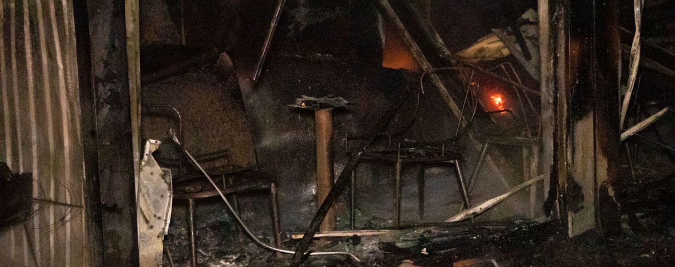 У Києві невідомі спалили три фермерських магазини