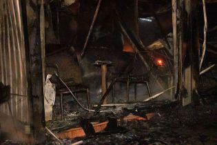 В Киеве неизвестные сожгли три фермерских магазина