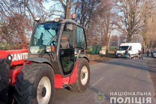 У Хмельницькій області під колесами трактора загинула дитина