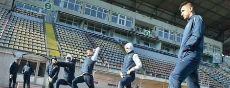 Походили полем. Гравці збірної України провели незвичайну прогулянку у Запоріжжі
