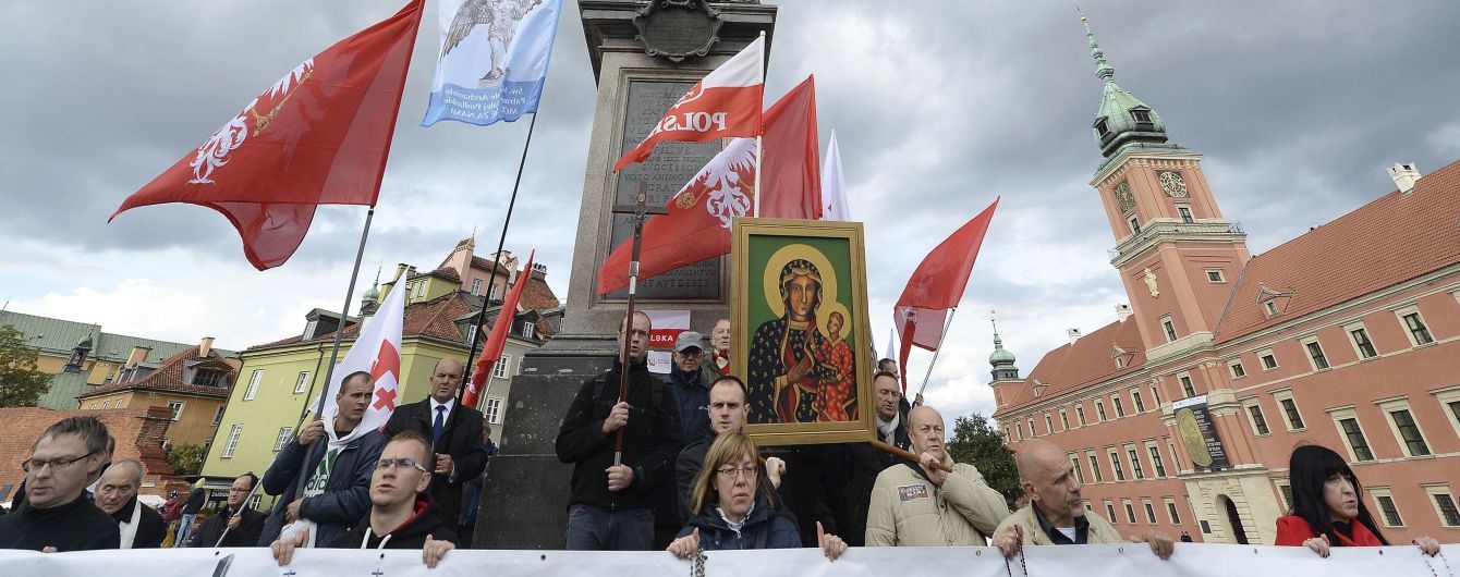 В Польше хотят сажать в тюрьму за сексуальное образование в школах. В ЕС возмущены