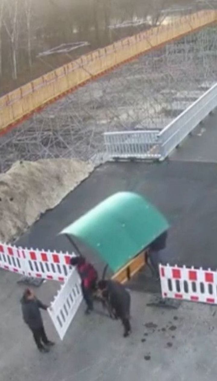 Неизвестные с оккупированных территорий украли скамейку строителей моста в Станице Луганской