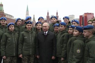 Церковь Апокалипсиса и "фабрика троллей". Как и зачем Россия пыталась повлиять на президентские выборы в Мадагаскаре