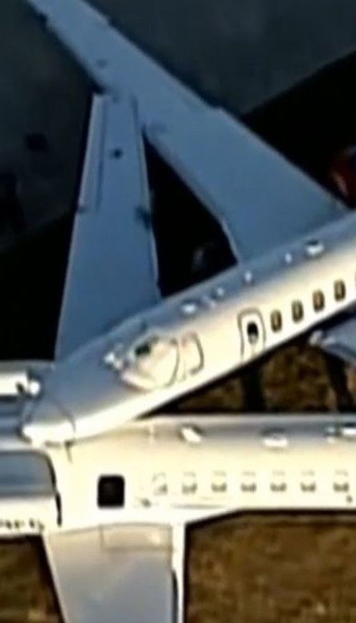 В аэропорту американского штата Техас случайно столкнулись два самолета