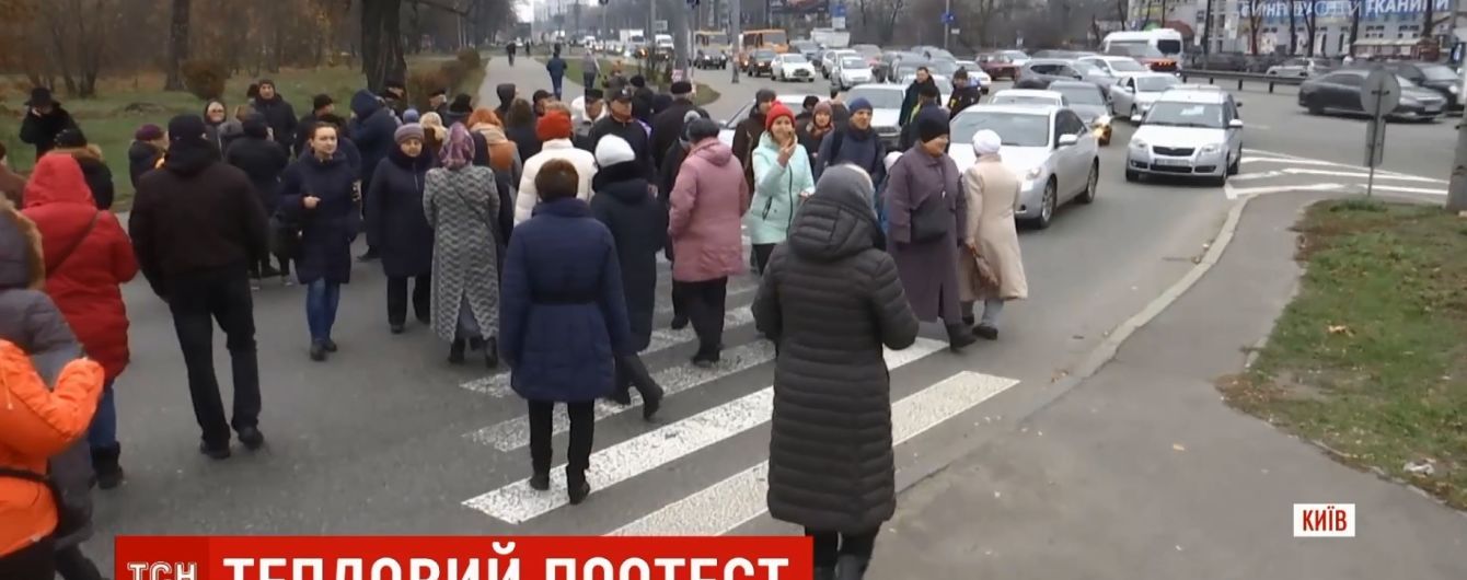 Подробности перекрытия проспекта в Киеве: драки с водителями и пропавшие миллионы гривен