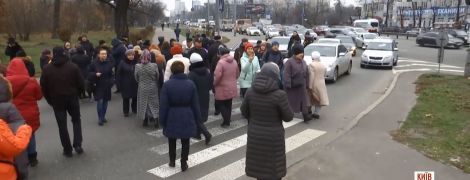Подробности перекрытия проспекта в Киеве: драки с водителями и пропавшие миллионы гривен