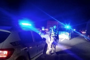 На трассе Киев-Одесса внедорожник раздавил двух людей, которые меняли колесо